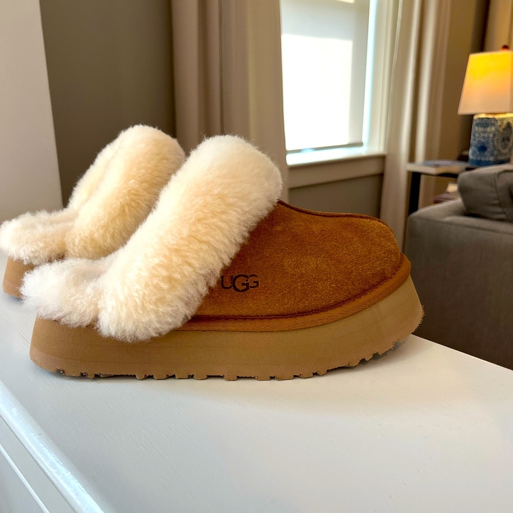 New Platform Ugg Slipper- only worn a few times, never outside. Women’s Size 5.